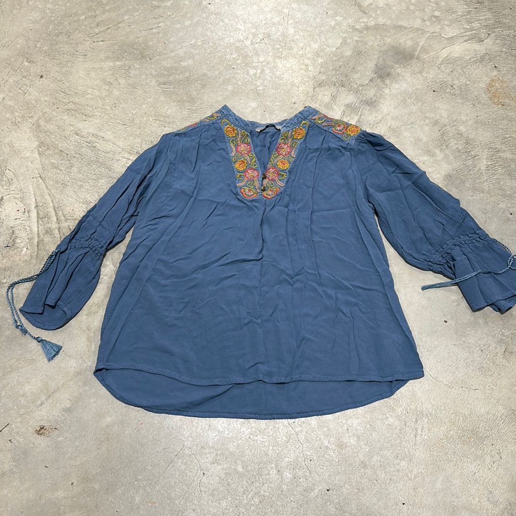 Tu Brand Blue WEmbroidery Top  Size 8 B72